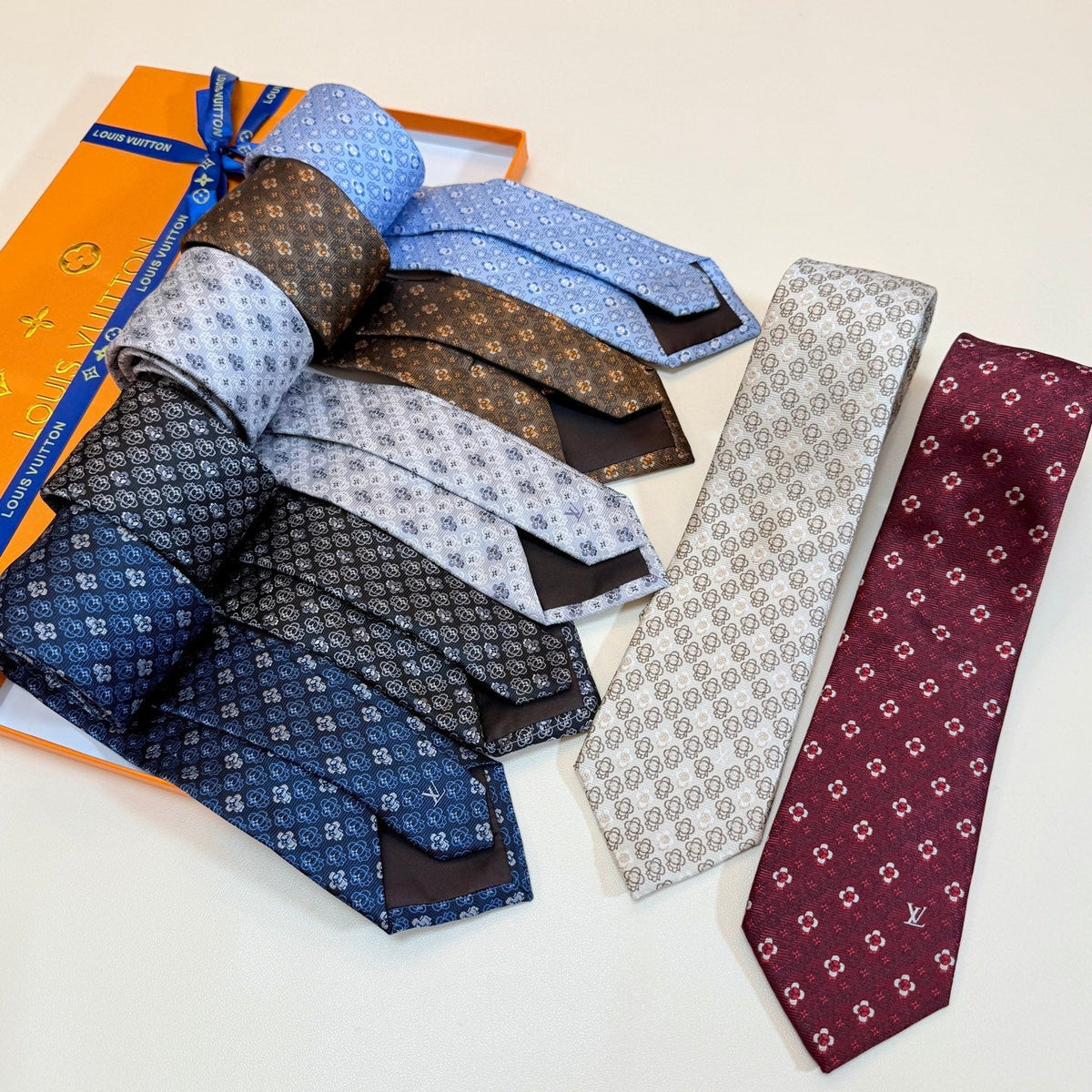 Louis Vuitton Style Men's Floral Monogram Silk Tie