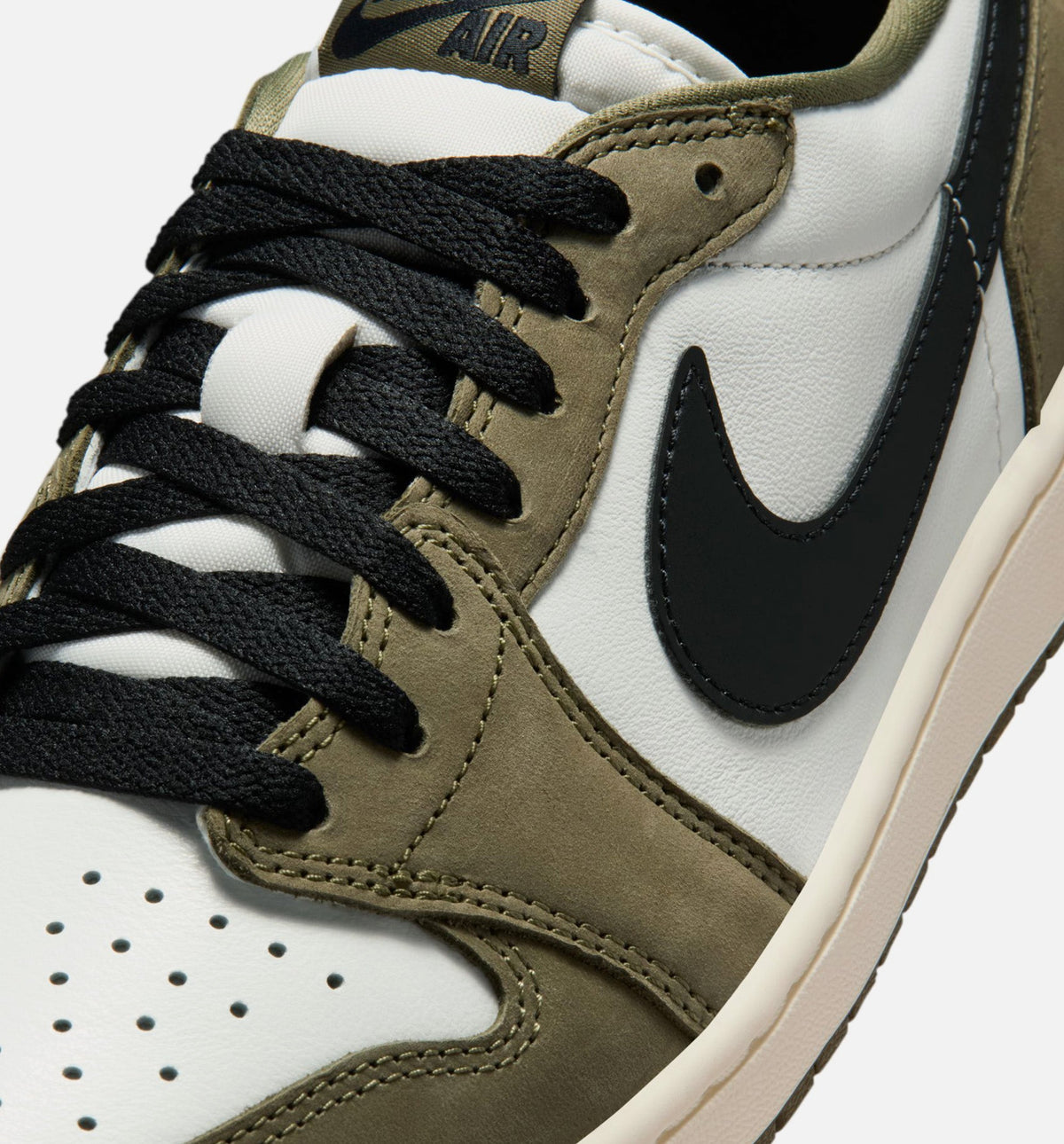 Air Jordan 1 Low OG – Men's Lifestyle Shoe in Medium Olive/Black/Summit White/Sail