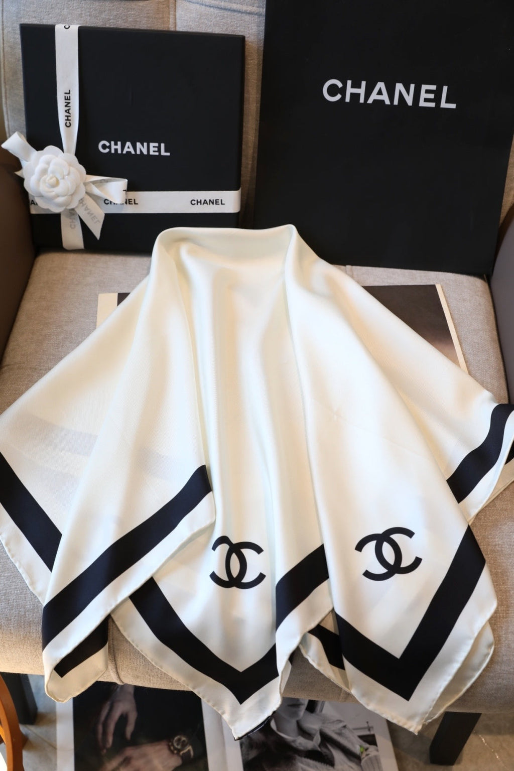 Chanel Style Contrast-Border Lightweight Shawl