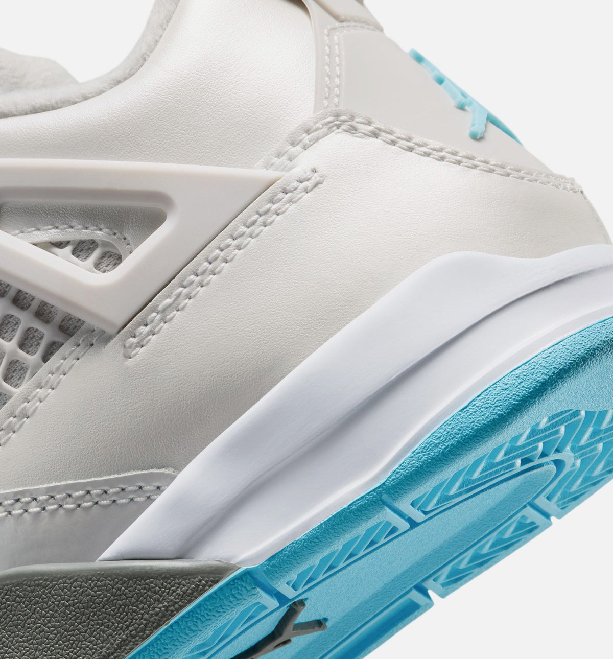 Air Jordan 4 Retro Preschool Lifestyle Shoe - Photon Dust/Blue Chill/Flat Pewter/White/Blue Tint