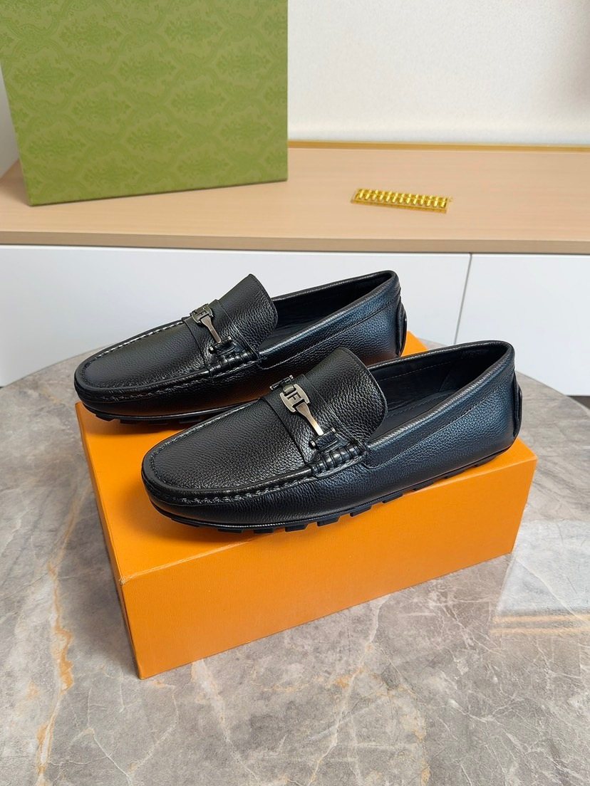 Fendi Black Metal-Hardware Loafers