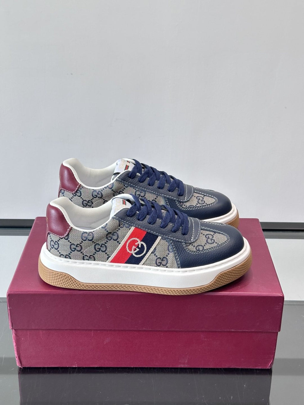 Gucci Men's Navy Monogram Stripe Low-Top Sneakers