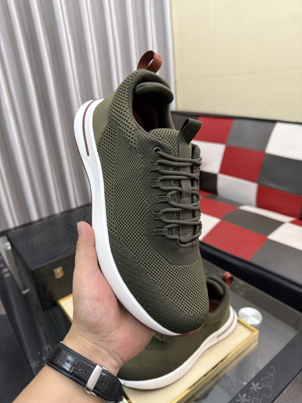 Men's Olive Green Mesh-Like Low-Top Sneakers