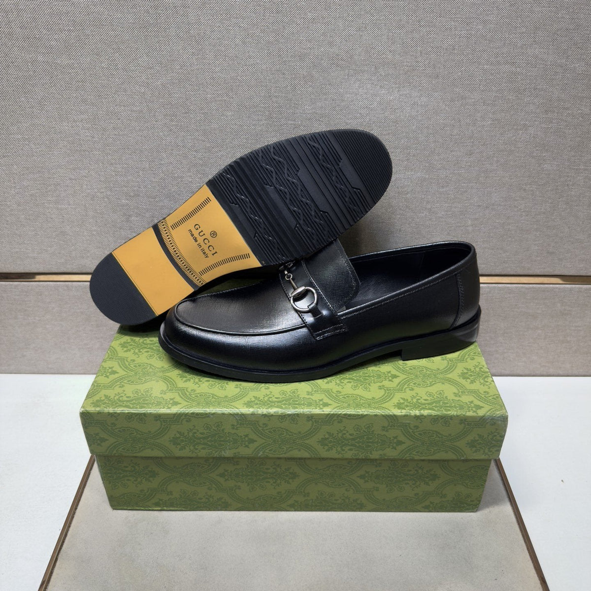 Gucci Men's Black Metal-Detail Loafers - Leather Lining
