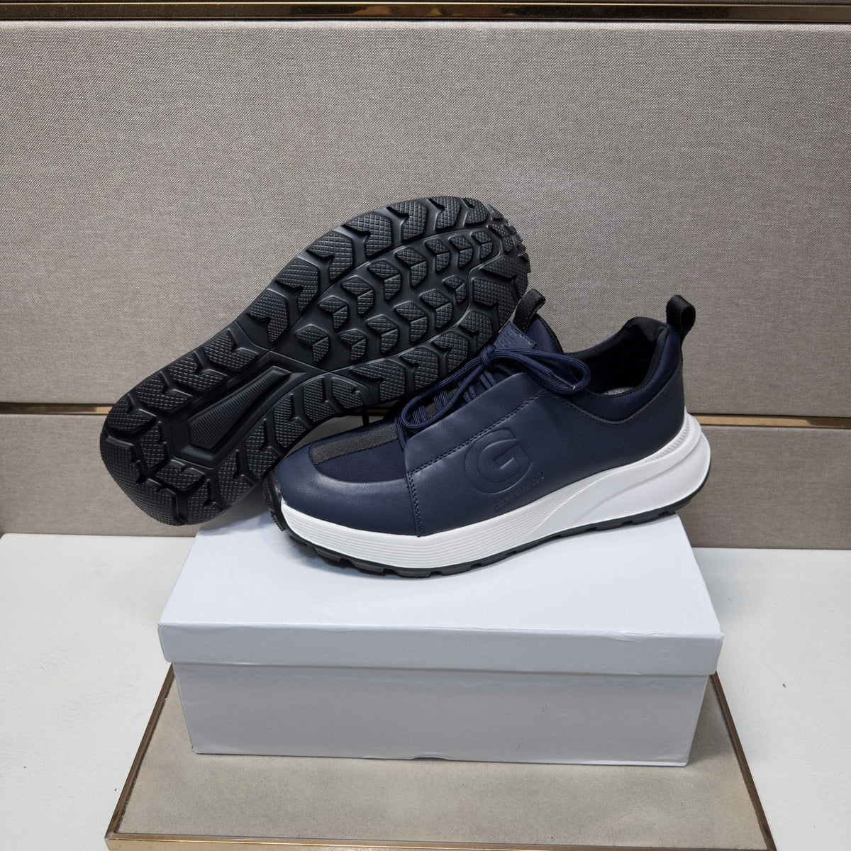 Givenchy Men's Navy Blue Low-Top Sneakers