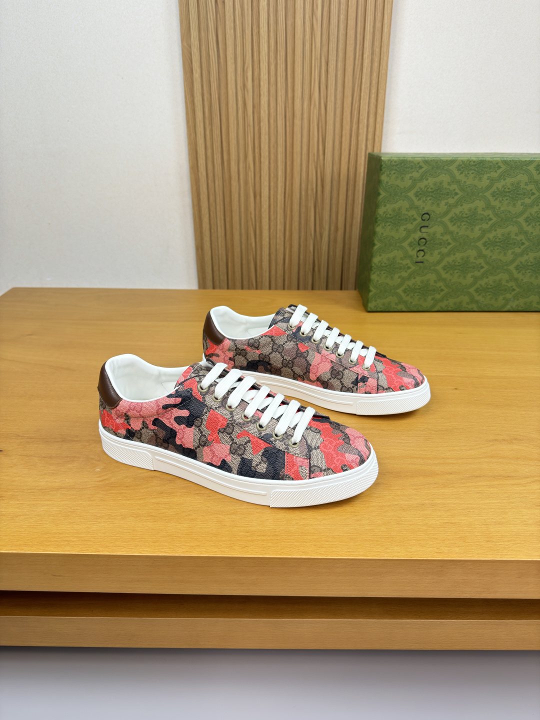 Gucci Turquoise Patterned Low-Top Sneakers