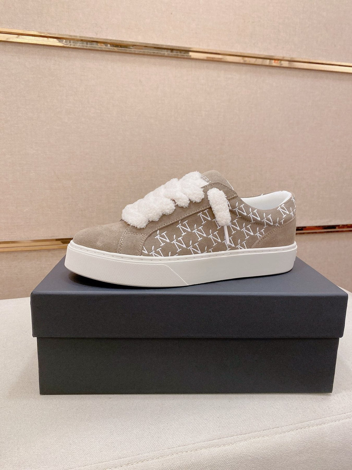 Numeris Suede Low-Top Sneakers